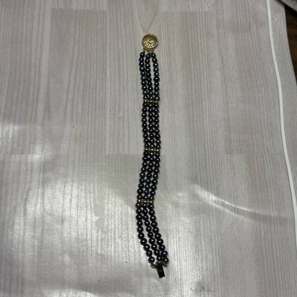 14k Yellow Gold Elegant Black Natural Multi-Strand Pearl Bracelet. - Picture 9 of 10